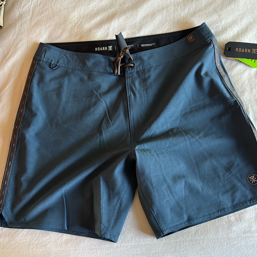 Roark “The Passage” 32” boardshort, brand new w/tags.